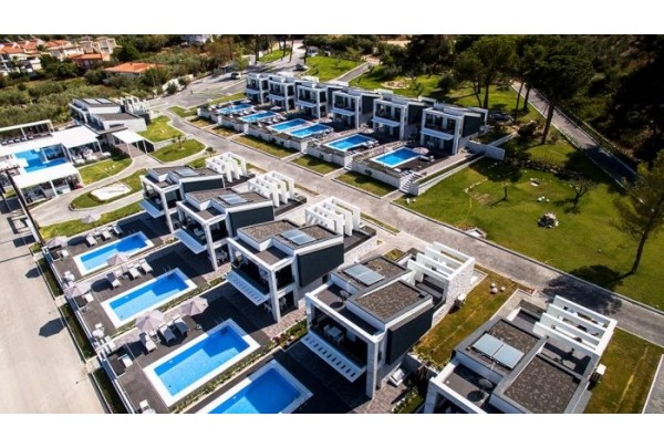 CRYSTAL RESORT -  ΠΟΛΥΧΡΟΝΟ